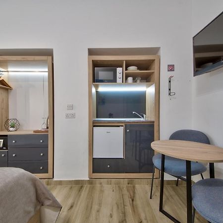 Tritoni Mini Studios - Valletta Floriana Exterior foto
